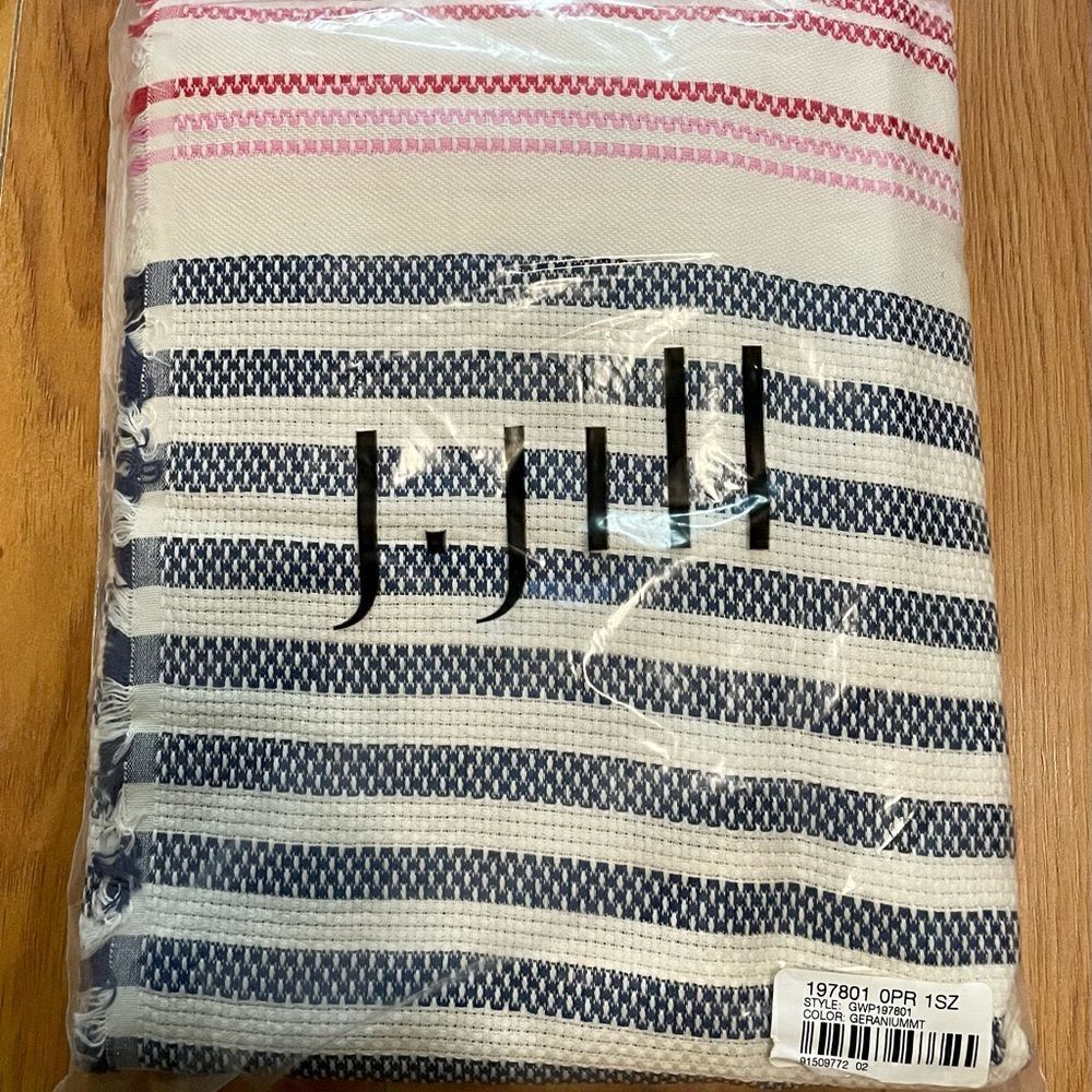 J-Jill Geranium mt Scarf. 70”x47”